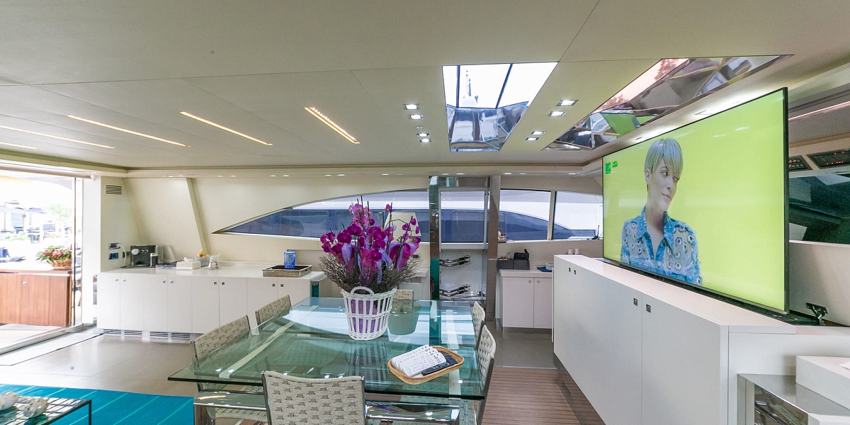 Аренда мега яхты 	Italcraft 105 Alemia В Италии